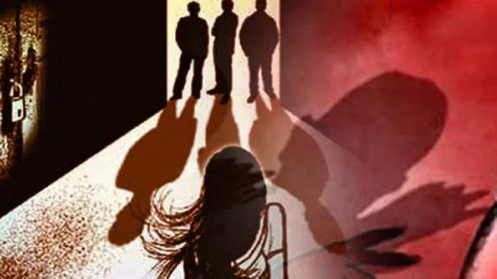 महिला से घर में घुसकर सामूहिक दुष्कर्म !