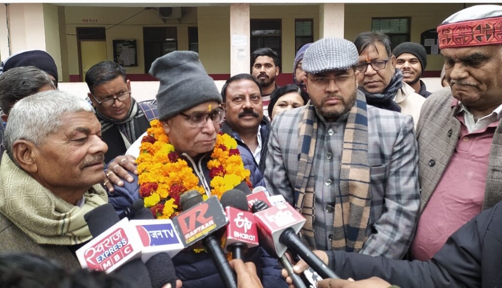 पूर्व नपं अध्यक्ष जगदेव सिंह ने नामांकन किया