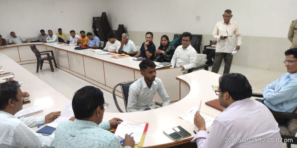 तहसील दिवस पर एसडीएम ने सुनी जनसमस्याएं और शिकायतें