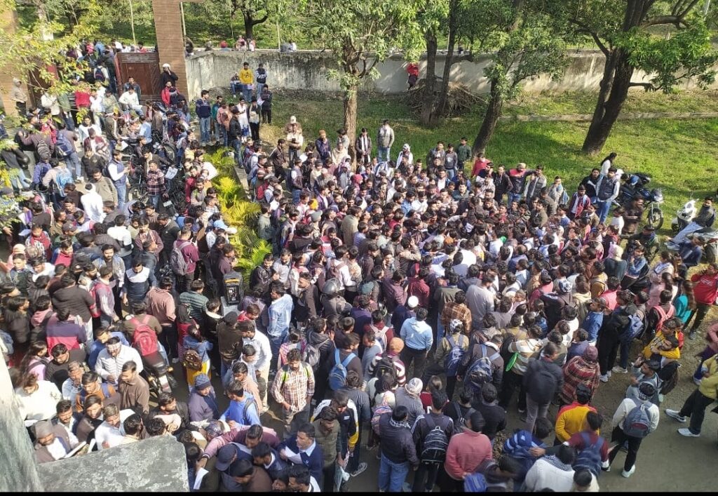 रोजगार मेले में उमड़ी युवाओं की भीड़, 1170 चयनित